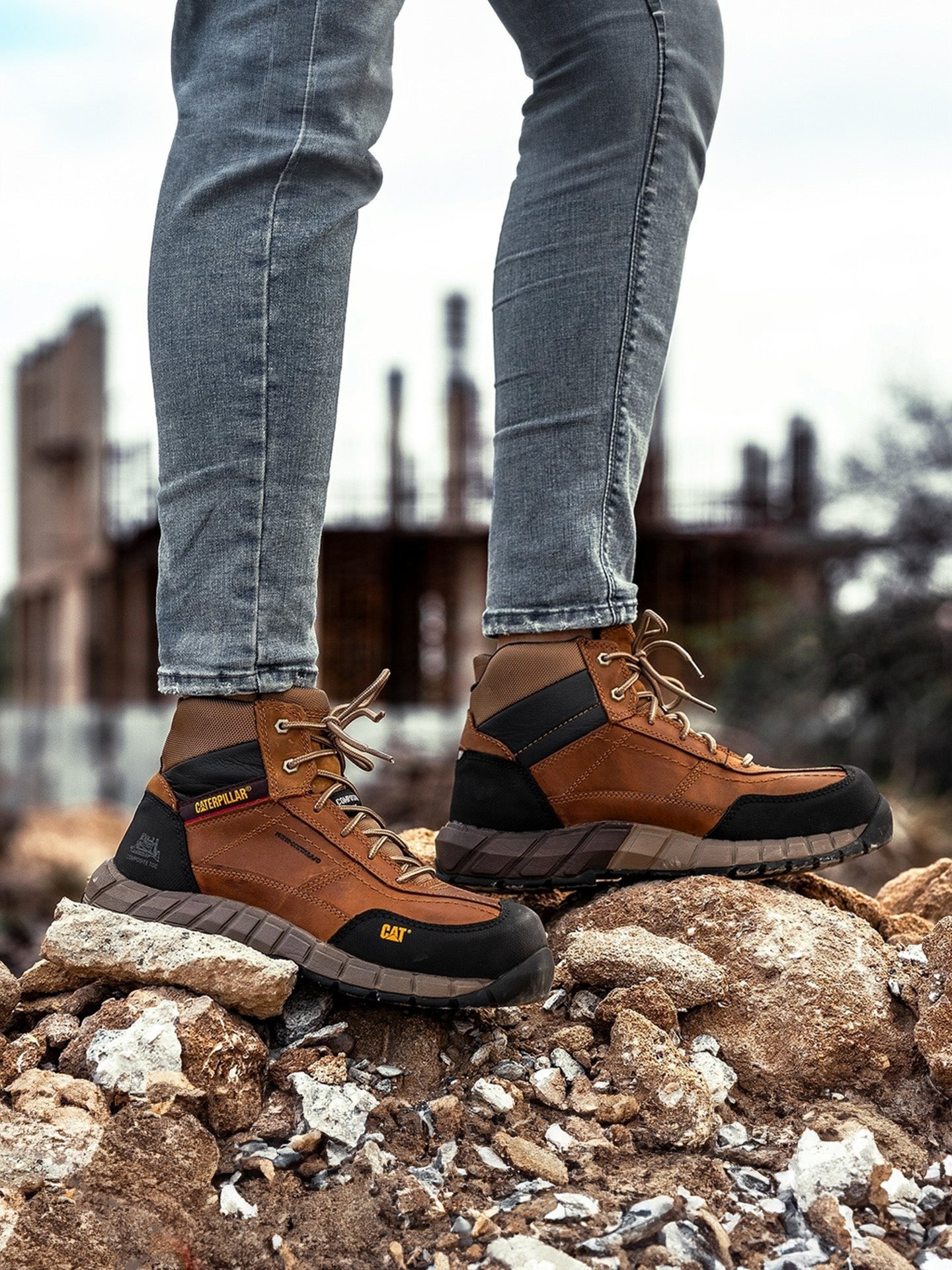 Caterpillar Men's Streamline Mid Leather Composite-Toe Work Boot #color_Beige