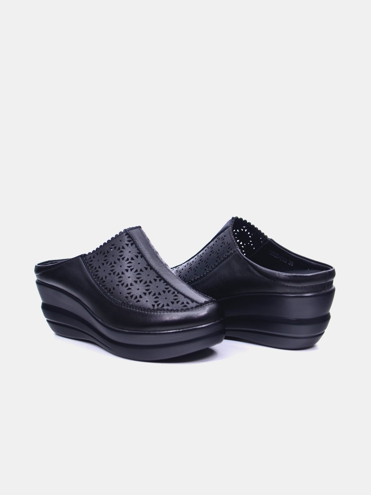Michelle Morgan 19009-223 Women's Slip On Sandals #color_Black