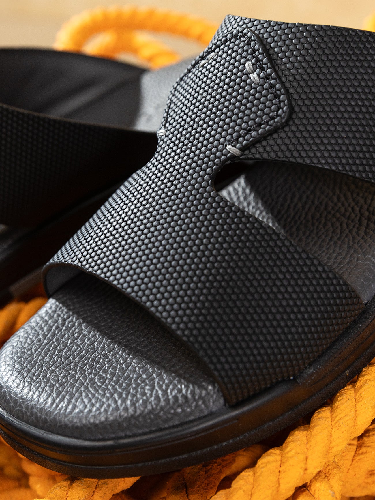 Barjeel Uno MSA134 Men Arabic Sandals #color_Black