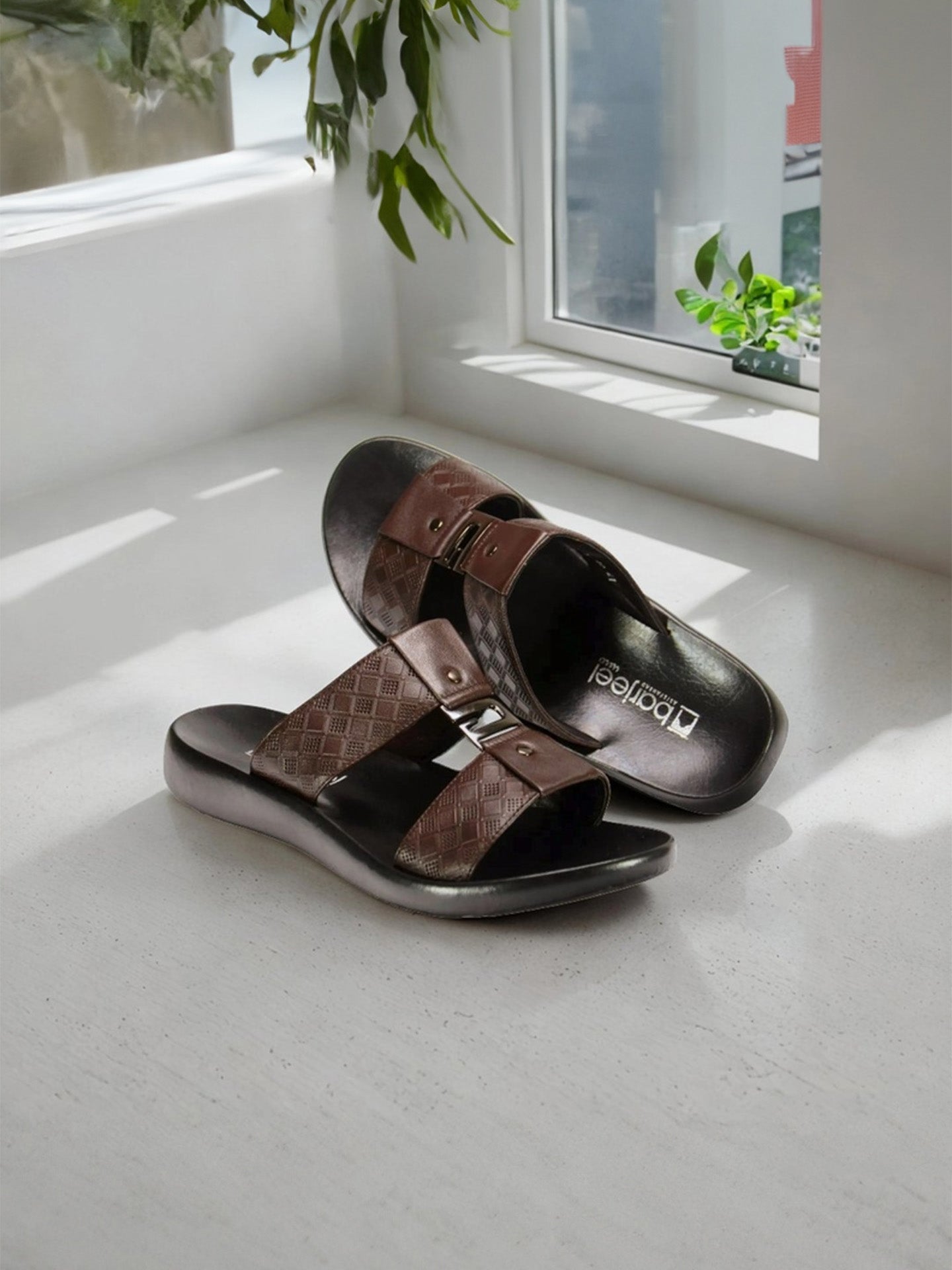 Barjeel Uno 0192100 Harlequin G Buckle Arabic Leather Sandals #color_Brown