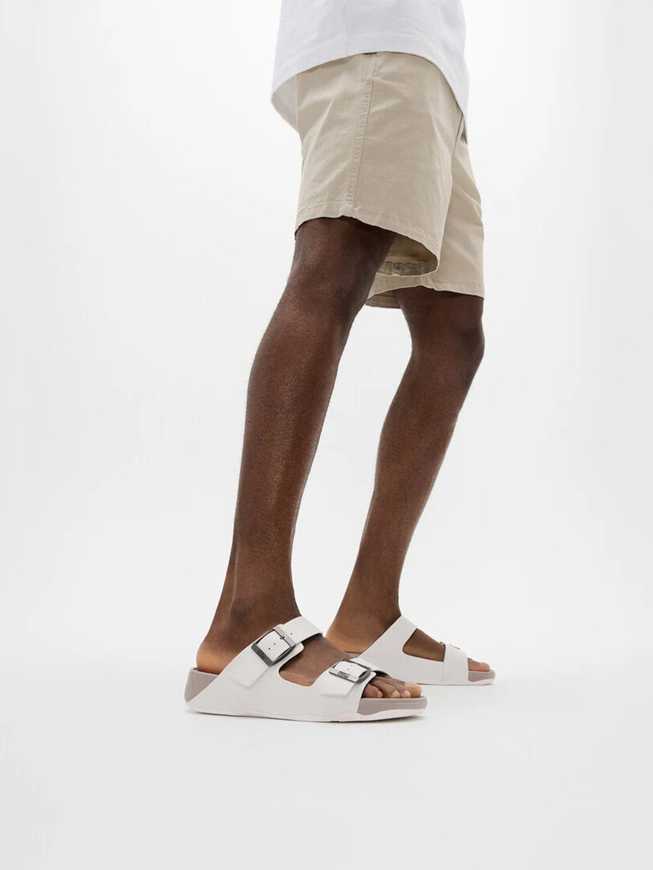 Fitflop Gogh Moc Mens Buckle Tumbled-Leather Slides #color_Urban White
