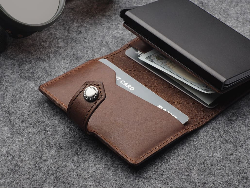 Pularys Hiker - Chic Decor Wallet - Nomad Leather #color_Brown