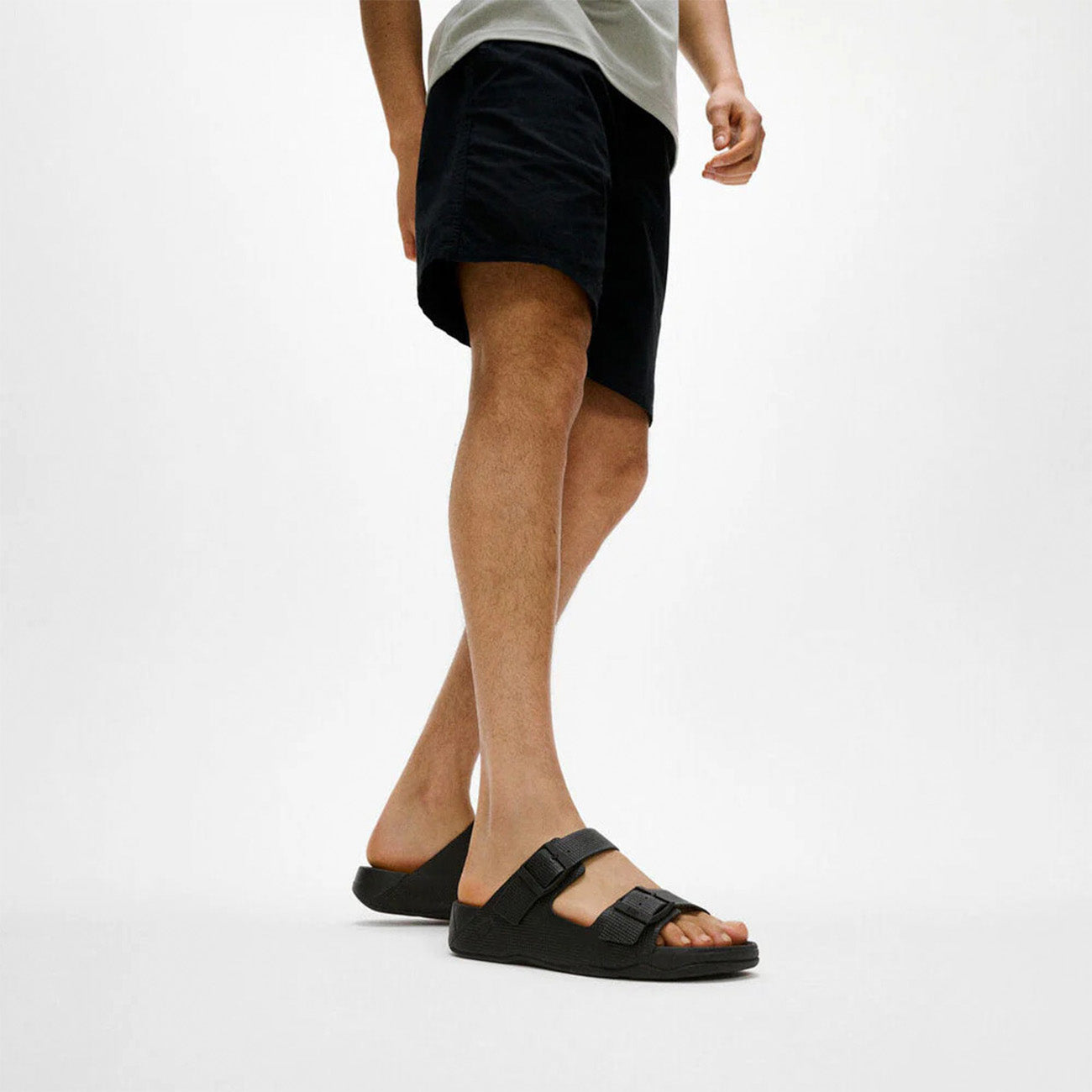 Fitflop Gogh Moc Mens Buckle Embossed-Leather Slides #color_Black