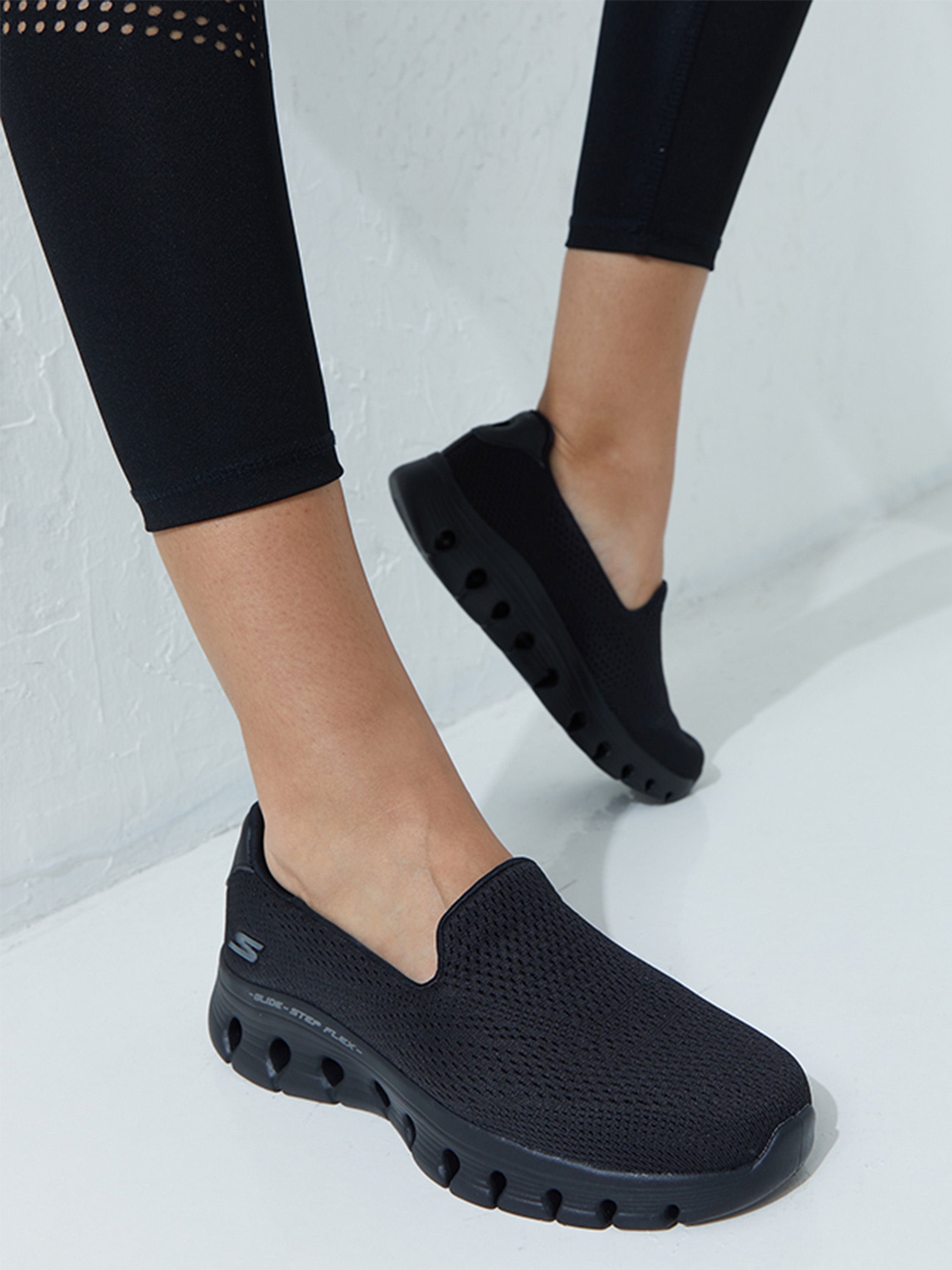 Skechers Women's Go Walk Glide - Step Flex Trainers #color_Black