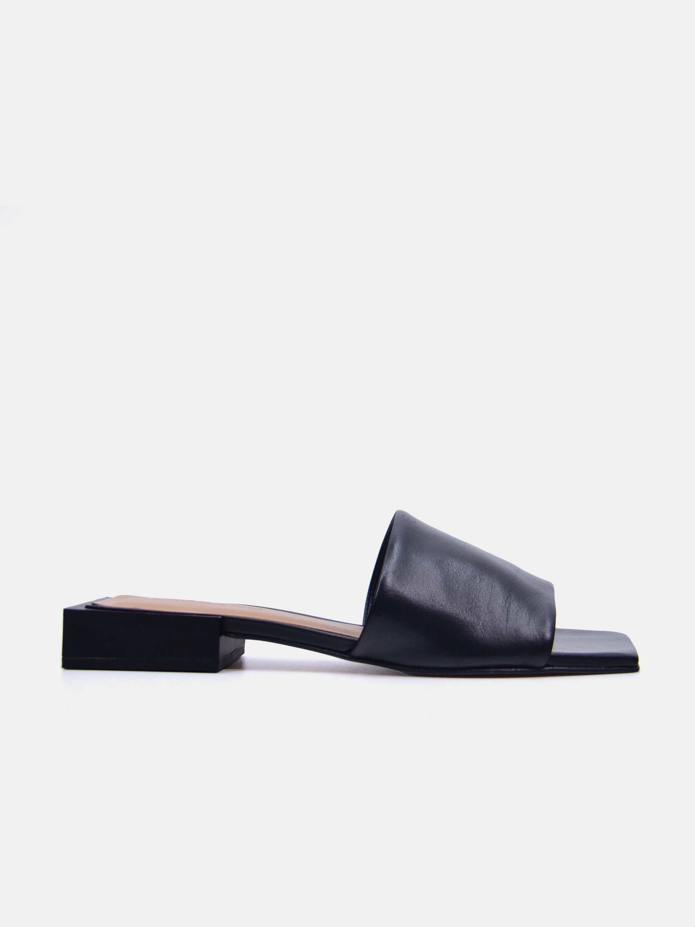 Carrano 468001 Women's Flat Sandals #color_Black