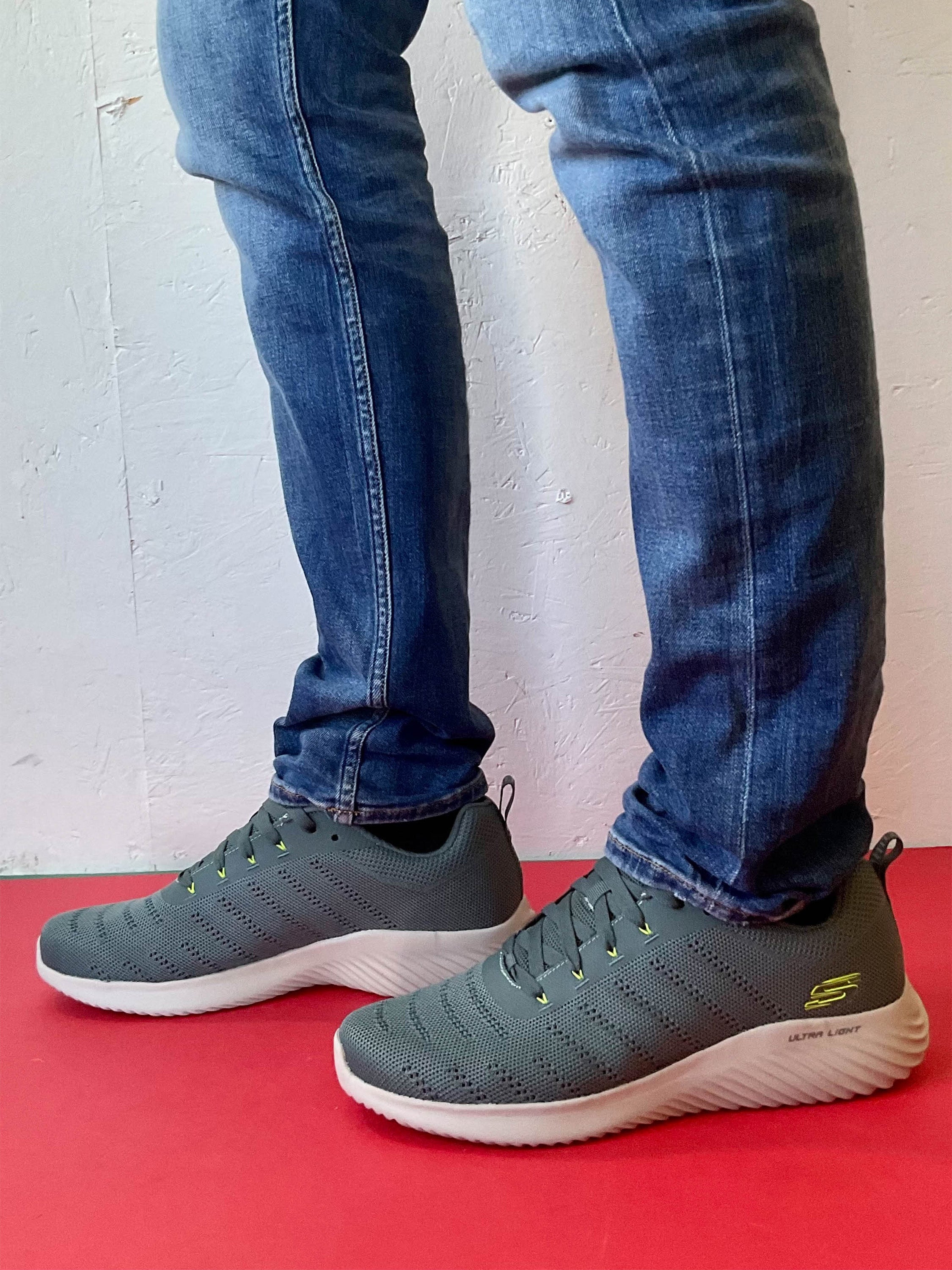 Skechers Men's Bounder - Frazin Trainers #color_Silver