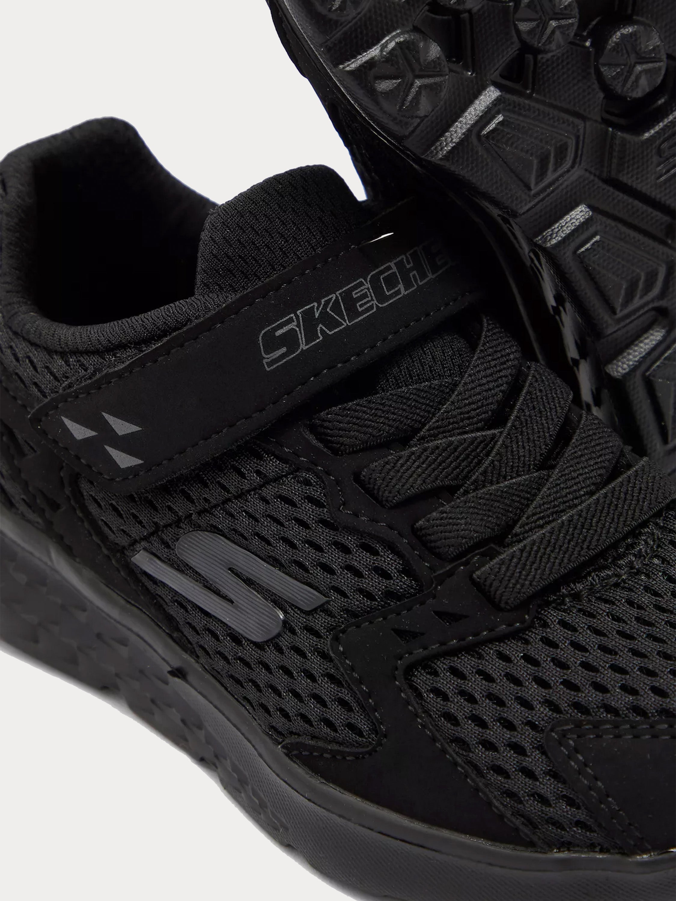 Skechers Boys GoRun 400 - Field Dash Sneakers #color_Black