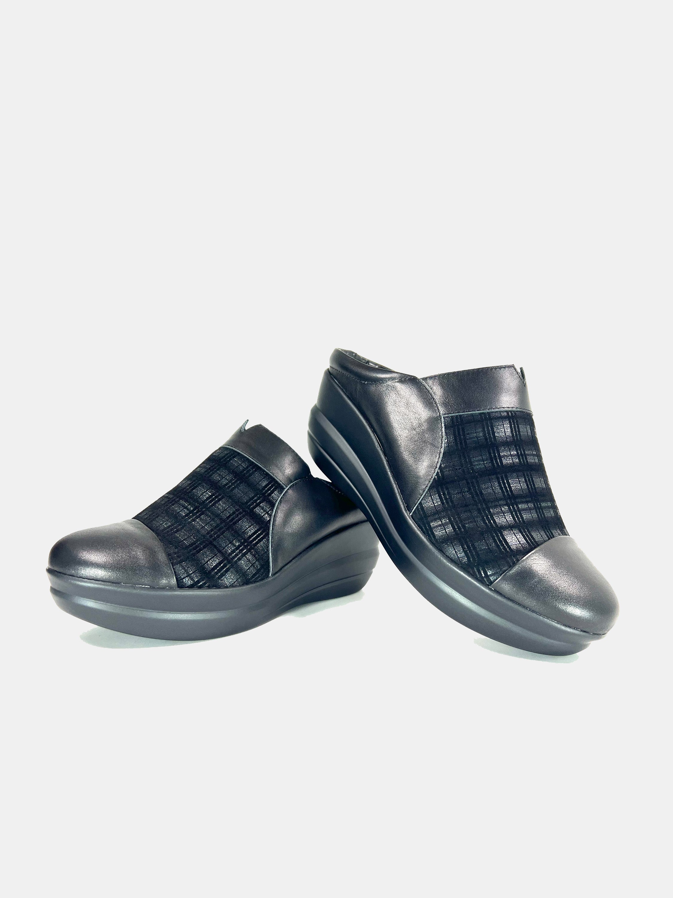 Michelle Morgan 19009-B4 Women's Mule Shoes #color_Black
