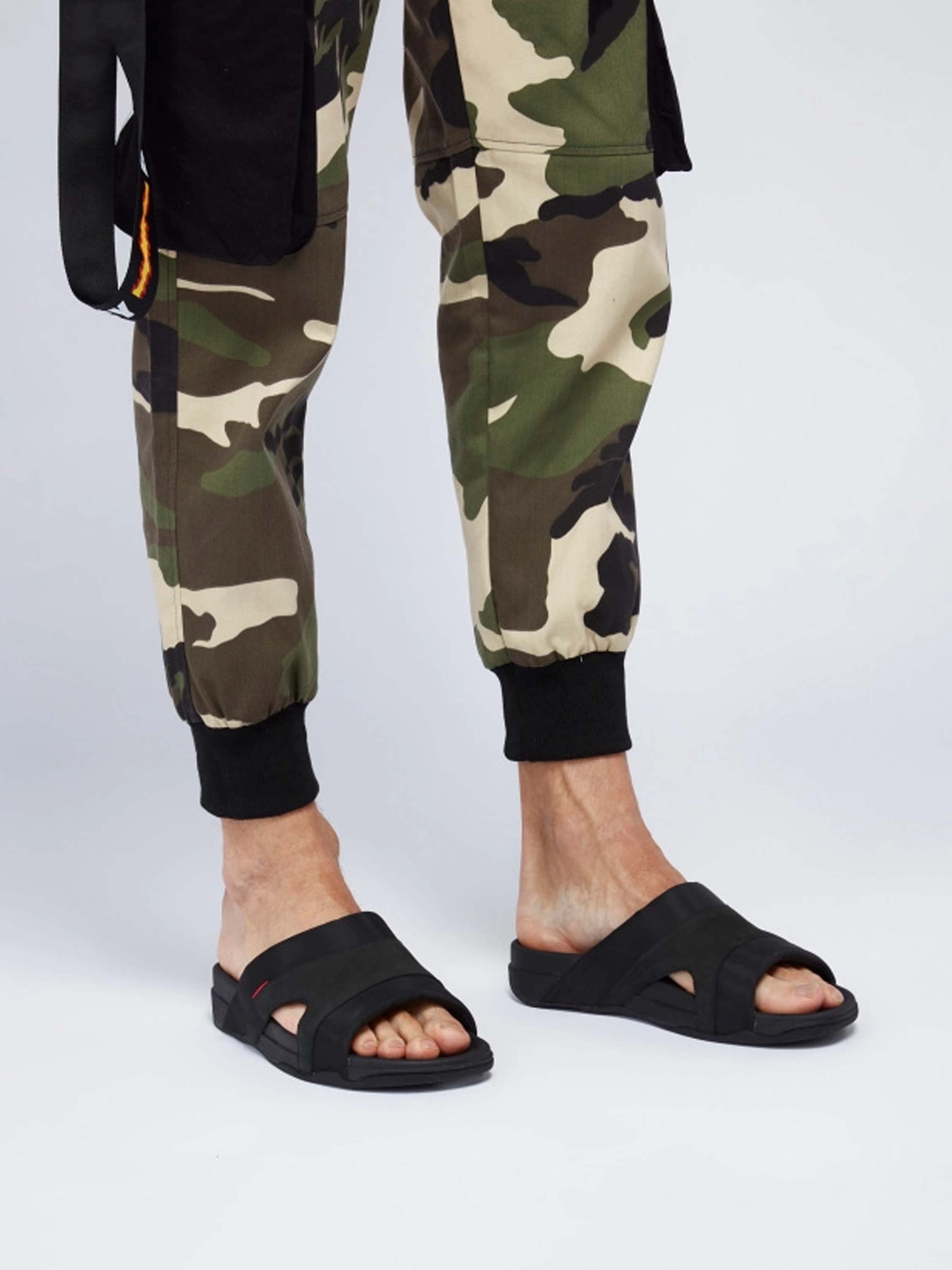 Fitflop Men's Freeway III Sandals #color_Black