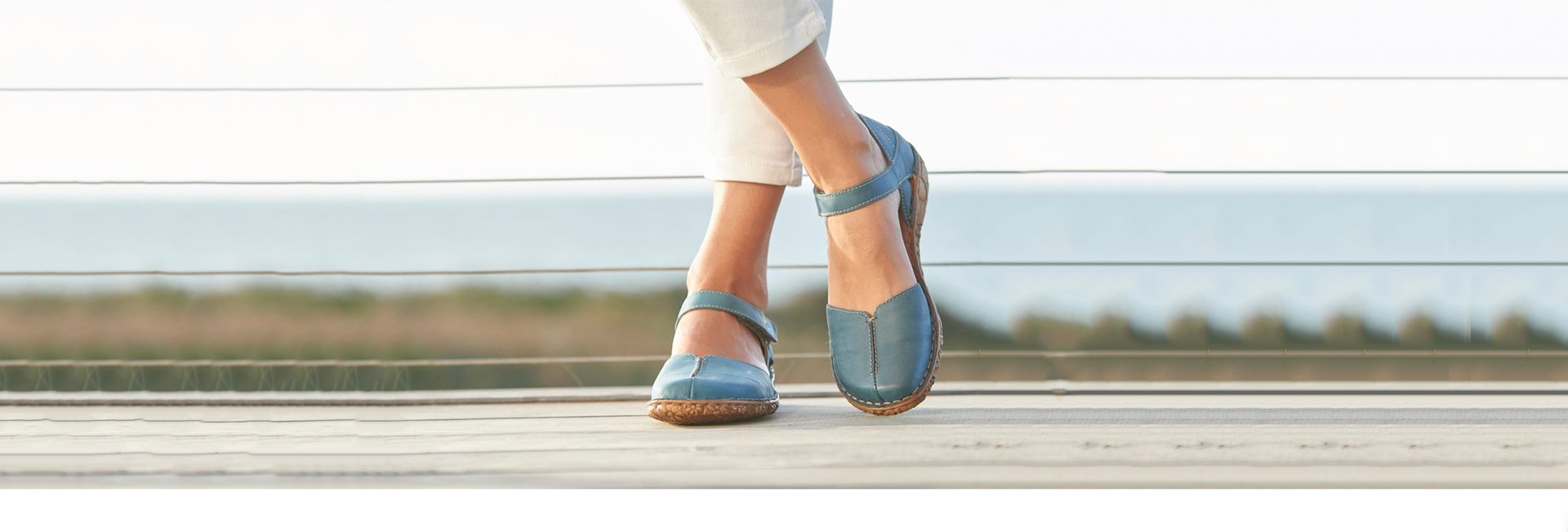 woman wearing josef seibel sandals