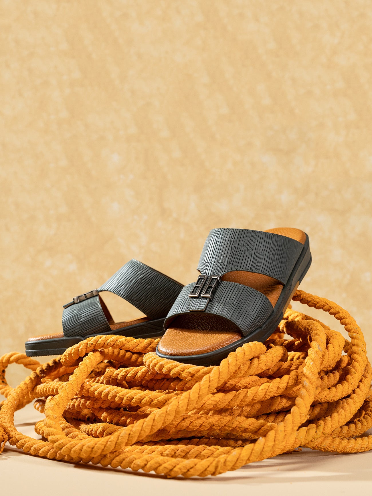 Barjeel Uno MSA139 Men Arabic Sandals #color_Black
