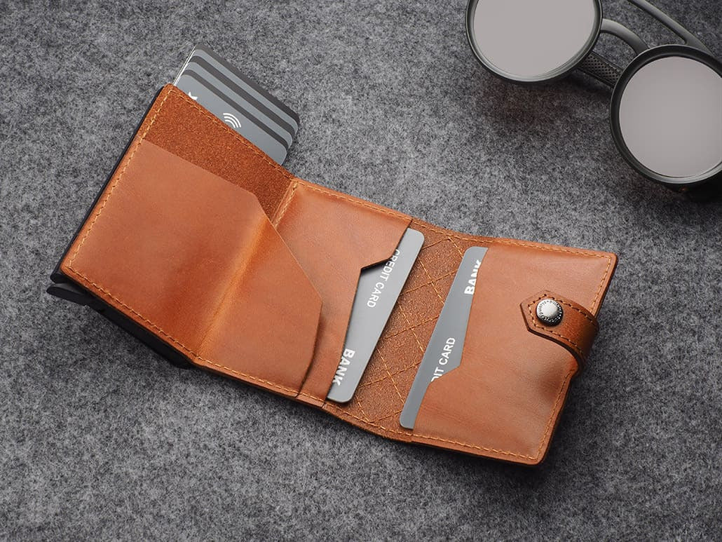 Pularys Hiker - Chic Decor Wallet - Nomad Leather #color_Cognac