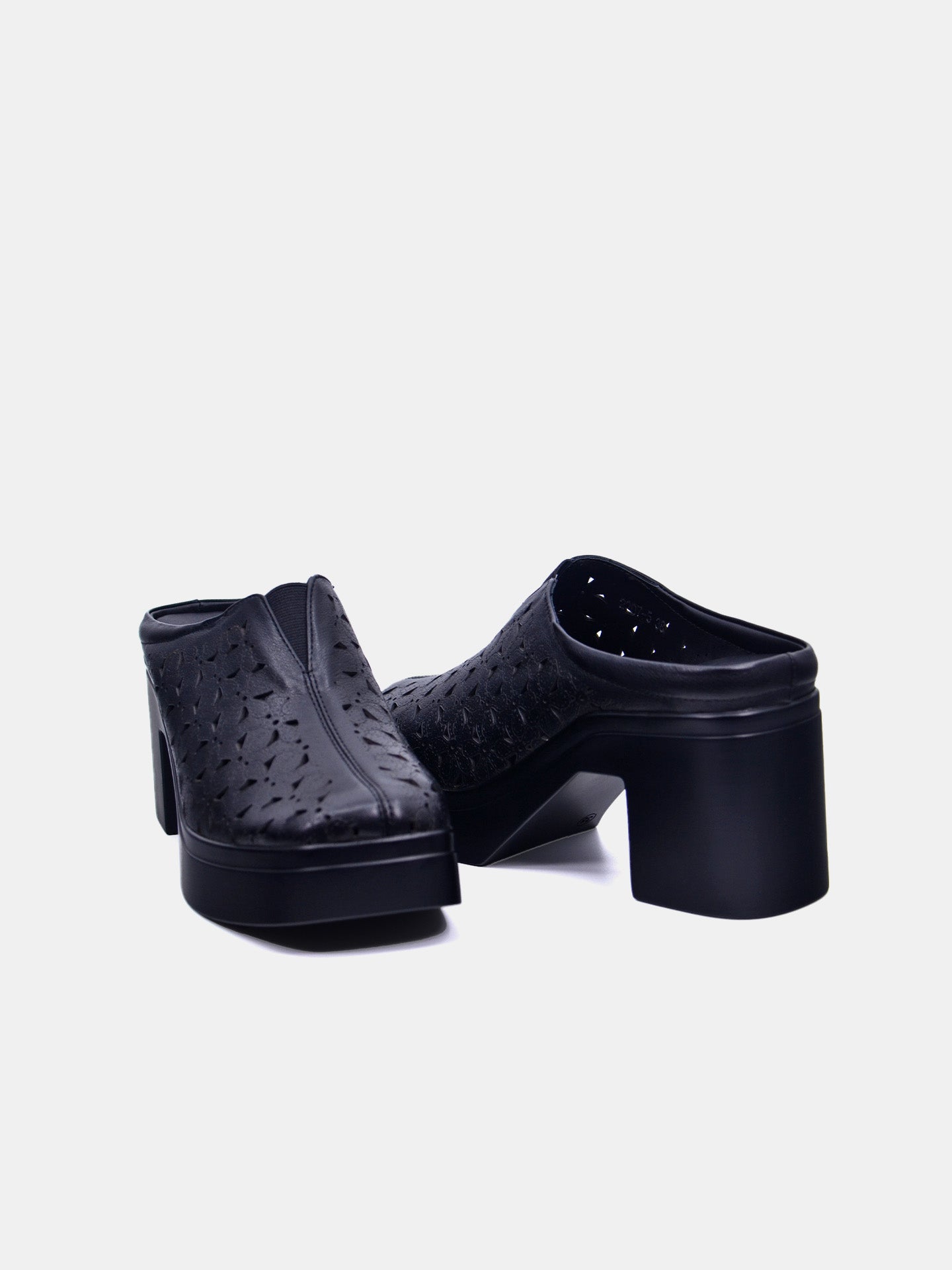 Michelle Morgan 2207-5 Women's Slip On Sandals #color_Black
